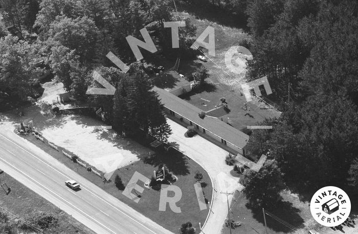 Torch Bay Inn and Cottages - 1998 Photo (newer photo)
